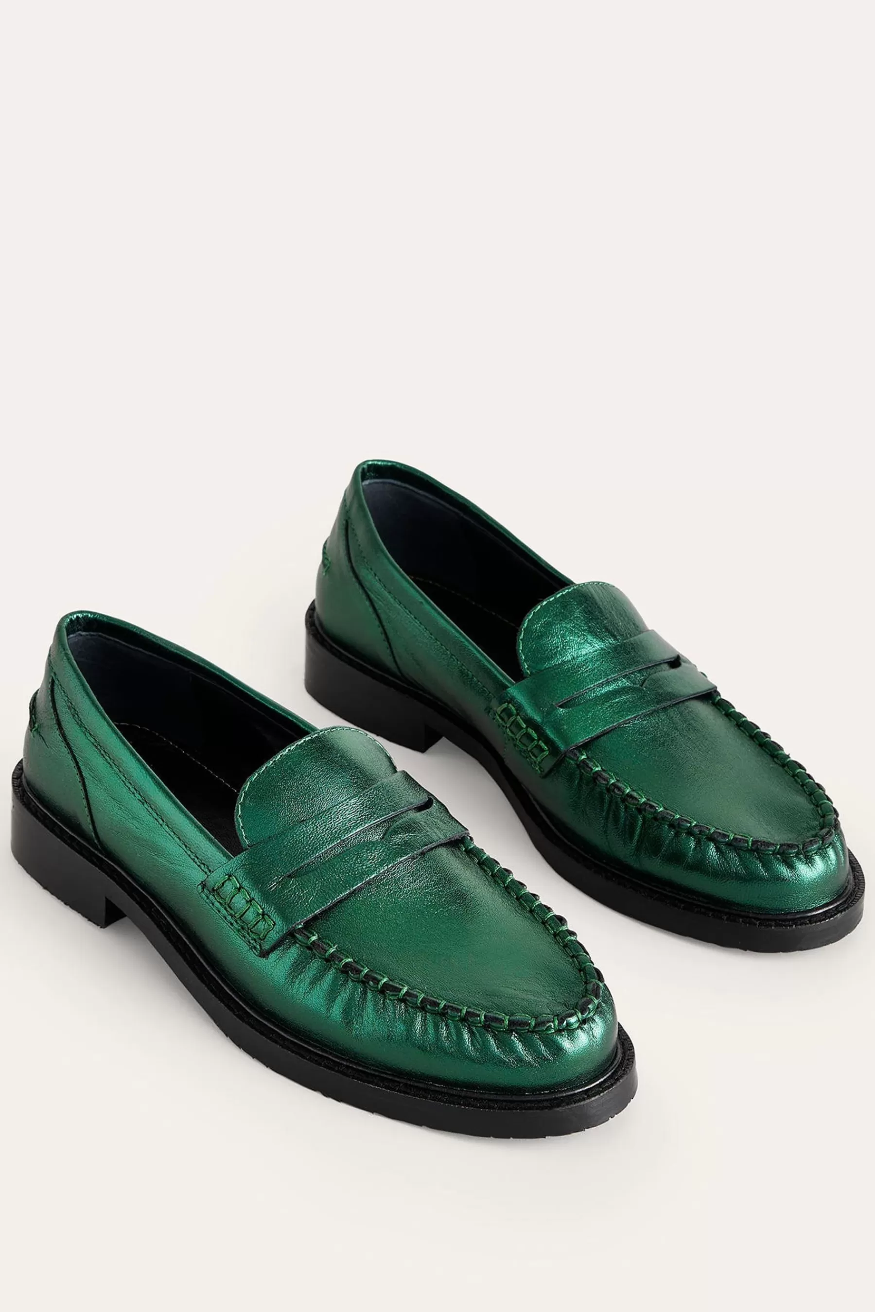 Boden Flat | Classic Moccasin Loafers Green