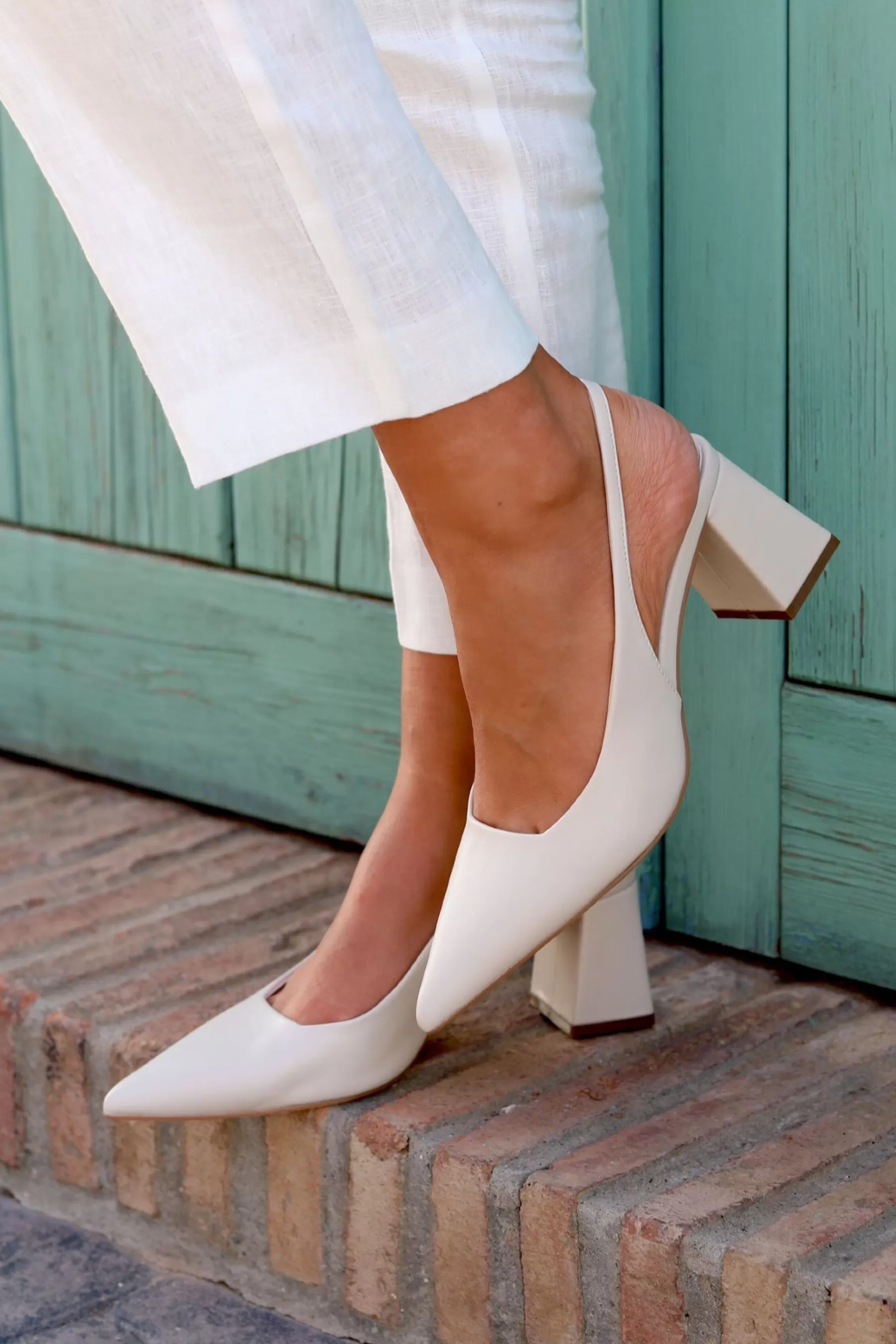 Linzi Heels | Elizabeth Slingback Court Shoe With Block Heels Cream