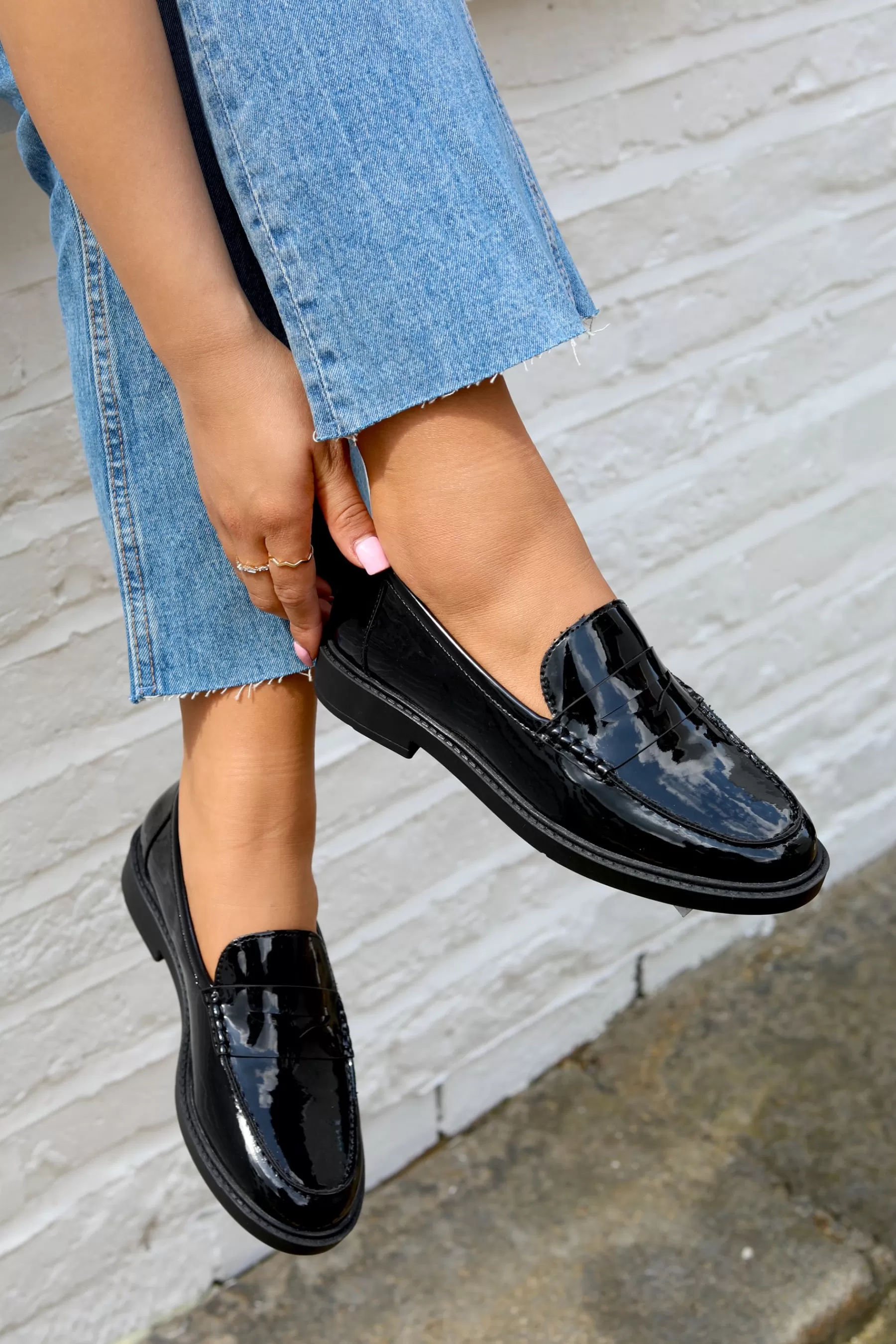 Linzi Flat | Finley Classic Penny Loafer Black Shiny