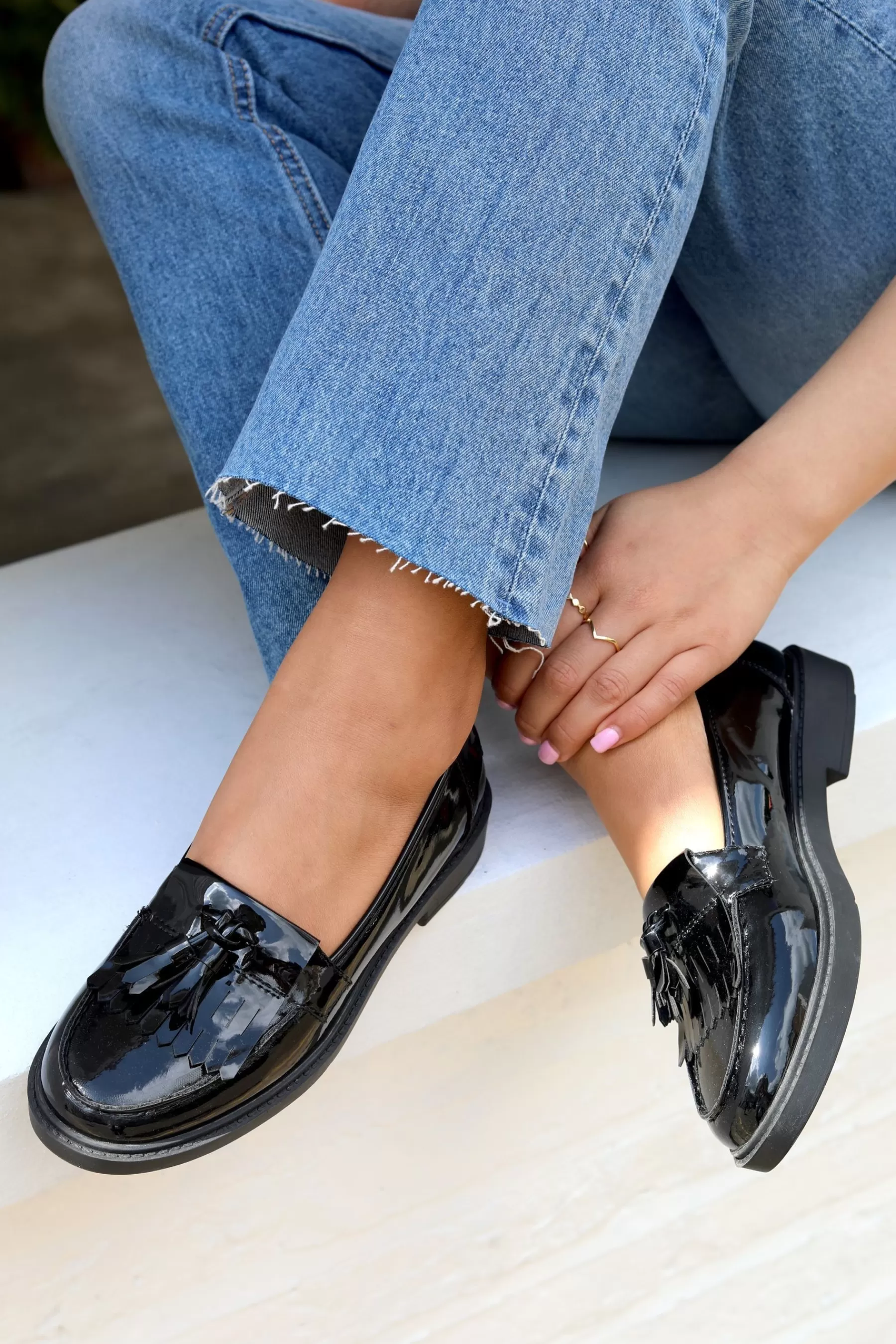 Linzi Flat | Kamille Patent Loafers With Tassel Detail Black